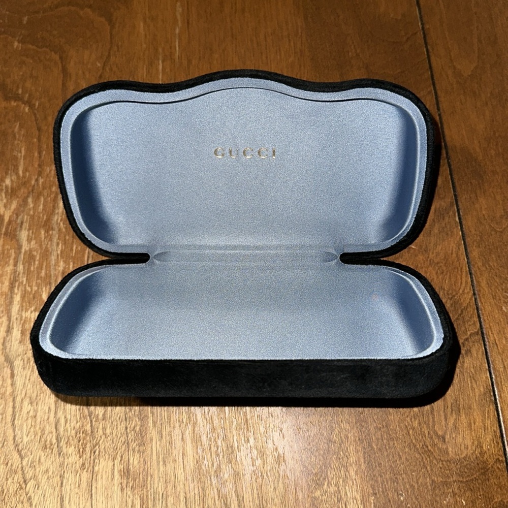 Gucci‎ Black Velvet Blue Interior Sunglass Case - Picture 3 of 5